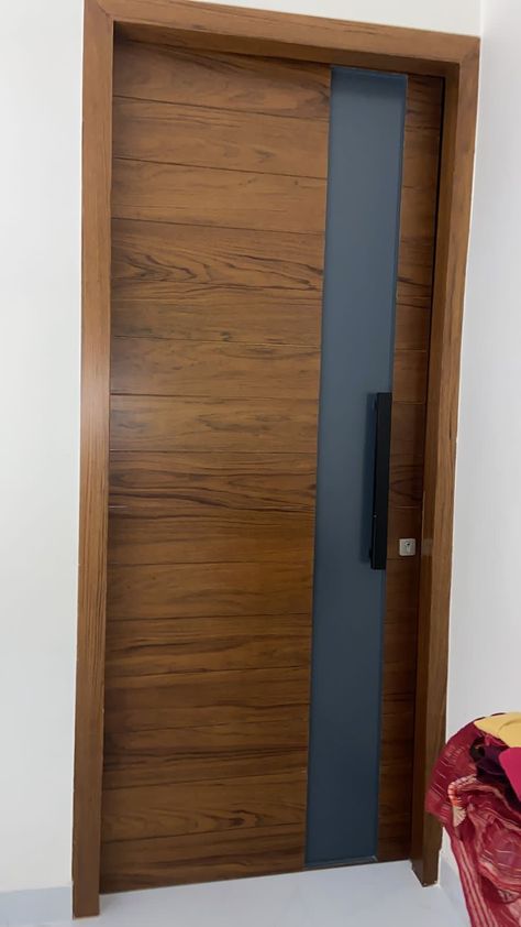 Flush Door Mica Design, Flesh Door Design, Vineer Groove Design Door, Man Door Design, Flush Door Design Modern Mica, Flush Door Design Modern Sunmica, Laminate Door Design Modern, Room Door Design Bedrooms, Sunmica Door Designs