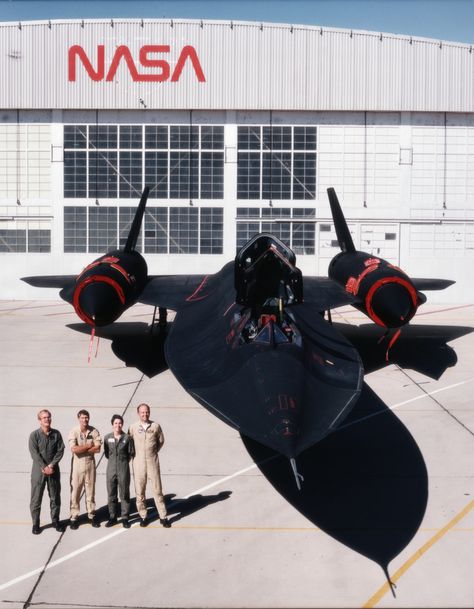 The two pilots and two aeronautical engineers involved with NASA's experimental research flights of the SR-71 Blackbird. The SR-71, the most advanced member of the Blackbird family that included the A-12 and YF-12, was designed by a team of Lockheed personnel led by Clarence "Kelly" Johnson, then vice president of Lockheed's Advanced Development Company Projects, commonly known as the "Skunk Works" and now a part of Lockheed Martin Corp. . . . #jets #military #blackbird #sr71 Sr71 Blackbird, Skunk Works, Kelly Johnson, Aviation Education, Sr 71 Blackbird, Sr 71, Lockheed Martin, Aerospace Engineering, Blackbird