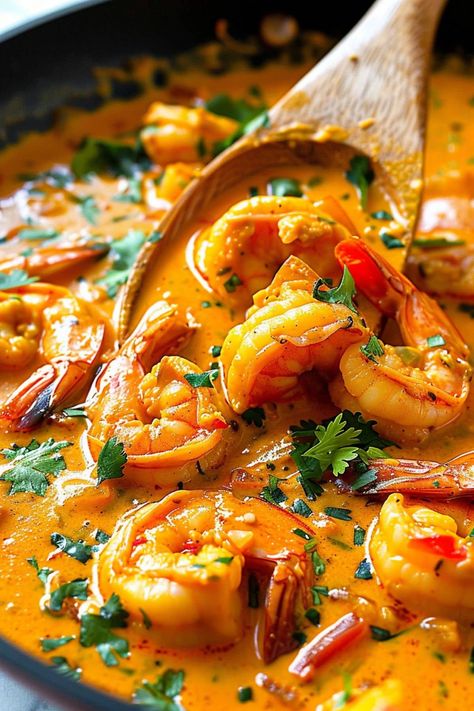 Shrimps Curry Recipe, Australian Shrimp Recipes, Shrimp Panang Curry Recipe, Panang Curry Shrimp, Prawn Curry Indian, Asian Prawns, Shrimp Curry Soup, Thai Shrimp Recipes, Seafood Curry Recipes