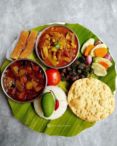 In frame - ▪️Steamed Rice ▪️Panasakatha butadali tarkari (jackfruit chanadal curry) ▪️Bhendi Vaja (okra tawafry) ▪️Amba khata (raw keri chatni) ▪️Salad, Papad ▪️Milk Cake (dessert) . . #vegthali #vegetarian #weekendvibes #odiarecipe #odiacuisine #odisha_igers #odishashines #eodishaorg #weodiabloggers #odishaava #odishablogger #odishadiaries #indianfoodie #indianfood #indianfoodblog #instafoodporn #instafoodgram #instafoodie #instafoodstagram #cuttack #bhubaneswar Lunch Thali, Milk Cake, Steamed Rice, Okra, In Frame, Cake Desserts, Indian Food Recipes, Salad, Quick Saves