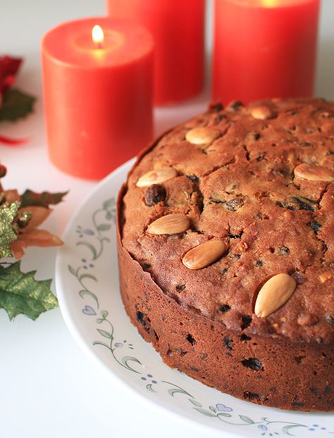 Christmas Plum Cake - Fruit Cake with Alcohol - The Indian Claypot Christmas Plum Cake Recipe, Christmas Plum Cake, Plum Cake Recipe, Plum Cakes, Cake Fruit, Plum Fruit, Christmas Cake Recipes, Magic Cake, Plum Cake