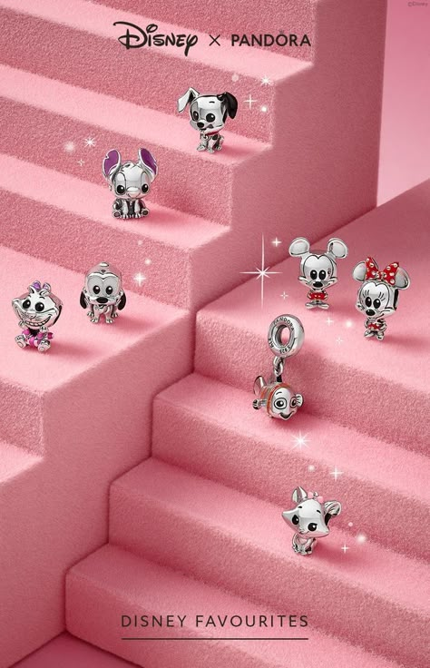 Charms Pandora Disney, Pandora Me Collection, Pandora Disney Charms, Pandora Aesthetic, Disney Pandora Bracelet, Charms Disney, Disney Pandora, Pandora Bracelet Charms Ideas, Pandora Charms Disney