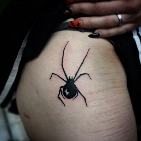 Spider Web Tattoo Thigh, Spider Thigh Tattoo, Black Spider Tattoo, Spider Tattoo For Women, Widow Spider Tattoo, Tattoo Ideas Female Leg, Black Widow Spider Tattoo, Coverup Ideas, Small Thigh Tattoos