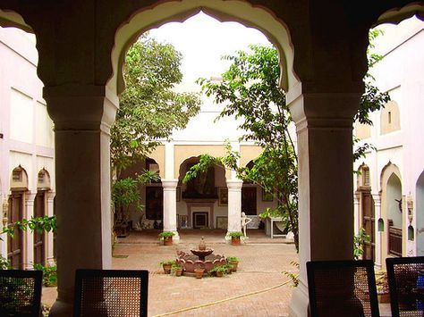 Pakistani Architecture, Mohd Rafi, Pakistan Home, Pakistan Culture, Asian Homes, Courtyard House, Village Houses, Types Of Houses, Pretty House