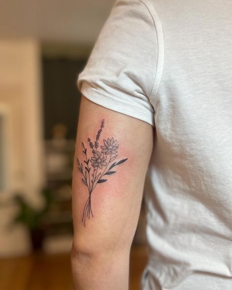 ✿ Happy Mother’s Day to all of those wonderful moms, aunts, grandmas, mom friends, pet moms, and all the ENBY parents out there. Here’s some cute matching Mother Daughter Tattoos! Female tattooer, safe space, girl power, queer spaces #tattooapprentice #SavannahAshmoreArt #inkfloral #plantbasedillustration #femininetattoos #femaletattooer #ladytattooer #girlswithtattoos #coloradotattooartist #flowertattoo #gjcreate Mother And Daughter Flower Tattoos, Matching Mother Daughter Tattoos, Tattoos Female, Matching Tats, Basic Tattoos, Mom Friends, Daughter Tattoos, Tattoo Apprentice, Pet Mom