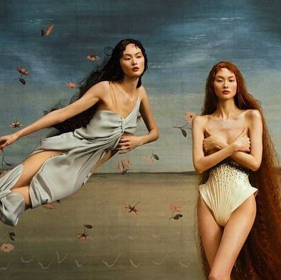 Leslie Zhang JiaCheng on Instagram: "He Cong for @marieclaire.china inspired by Sandro Botticelli The Birth of Venus" The Birth Of Venus Aesthetic, Venus Halloween Costume, Birth Of Venus Costume, Leslie Zhang, Birth Of Venus Photoshoot, Birth Of Venus Halloween Costume, Venus Costume, Birth Of Venus Aesthetic, Venus Core