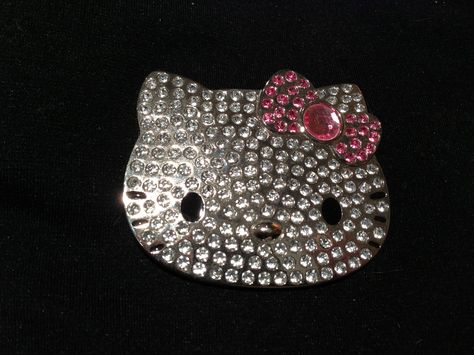 Bling Hello Kitty Compact Mirror.  -Gift from one of my besties, Ahna 😻 Bling Hello Kitty, Hello Kitty Rhinestone, Cute Henna Designs, Rhinestone Designs Pattern, Hello Kitty Y2k, Y2k Hello Kitty, Bling Bags, Y2k Accessories, Hello Kit