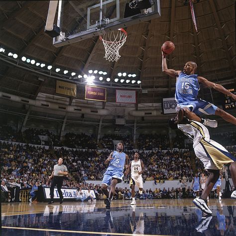 Image from… Best Dunks, Nba Photos, College Basketball Players, Tarheels Basketball, Sports Clips, Unc Basketball, Vince Carter, Shooting Guard, Basketball Photography