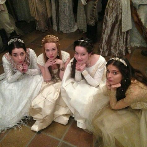 Reign Cast, Reign Tv Show, Marie Stuart, Reign Mary, Reign Fashion, Anna Popplewell, Reign Dresses, Queen Of Scots, Mary Stuart