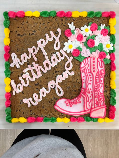 20th Birthday Cookie Cake, Western Cookie Cake, Sweet 16 Cookie Cake, 21st Birthday Cookie Cake, Cookie Cake Ideas, Homemade Cookie Cakes, Western Birthday Cakes, Cowgirl Birthday Cakes, Cowgirl Cookies