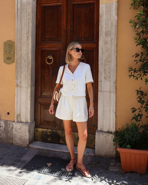 Todays look in different places 🤍 a fab first day exploring beautiful Rome 🇮🇹(outfit linked on 3rd photo) . . . Rome, Rome holiday outfits, holiday outfits, city break, european summer outfits, minimal style, white outfit Rome Outfits, European Summer Outfits, Like A Boss, European Summer, City Break, White Outfits, Minimal Fashion, Holiday Outfits, Summer Outfits