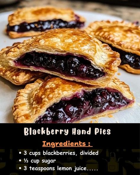 Gather Your Ingredients 🎅 3 cups blackberries, divided 1/3 cup sugar 3 teaspoons lemon juice... Blackberry Hand Pies, Blueberry Hand Pies, Earthquake Cake, Cinnamon Roll Cheesecake, Strawberry Rhubarb Crisp, Blackberry Pie, Blackberry Recipes, Eclair Cake, Comfort Desserts