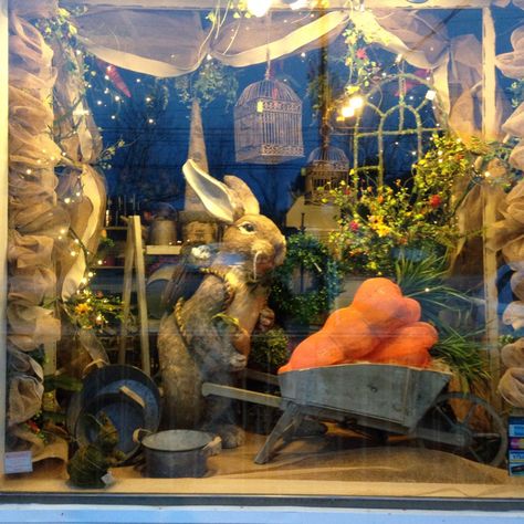 Florist Display, Easter Window Display, Spring Window Display, Window Display Retail, Decoration Vitrine, Store Window Display, Store Window Displays, Spring Window, Retail Windows