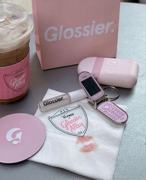 Glossier You, Pink Lifestyle, Pink Images, Pink Aura, Vogue Beauty, Beauty Products Photography, Pink Girly Things, Girl Things, Pretty Photos