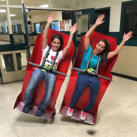 Halloween Costumes Winners, Diy Roller Coaster Costume, Roller Coaster Costume Diy, Rollercoaster Costume, Diy Roller Coaster, Roller Coaster Costume, Halloween Costume Winners, Halloween Costume Contest Winners, Boxing Halloween Costume