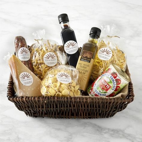 Pasta Gift Basket Ideas, Italy Gift Basket, Pasta Gift Basket, Pr Gift, Gift Basket Business, Wine Basket, The Adventure Challenge, Homemade Gift Baskets, Gift Crates