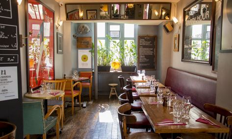 British Food Traditional, Cool Restaurant, Function Room, Family Dog, Serving Drinks, Kids Play Area, Beer Garden, Food Drinks, Cafe Restaurant