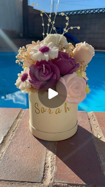 Candle Bouquet Ideas, Candle Bouquet Diy, Candle Flower Bouquet, Diy Flower Candle, Bougie Diy, 2024 Purple, Soya Wax Candles, Candle Bouquet, Dried Flower Candles