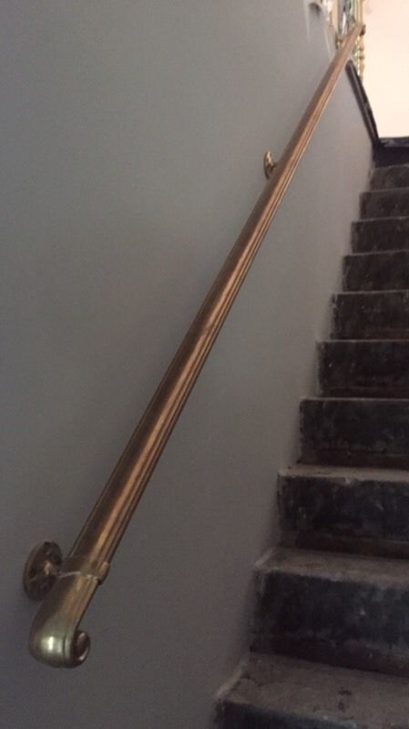 vintage handrail - Ecosia - Images Basement Cinema, Brass Handrail, 1930s Design, Cellar Ideas, Stairs Ideas, Stair Handrail, Garage Apartment, House Stairs, Cabin Fever