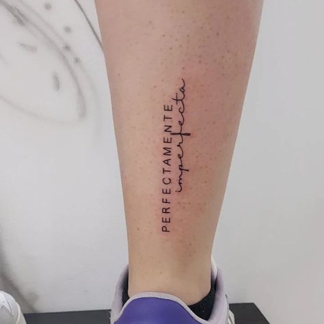 20 Small Italian Tattoos That Will Infuse You With The “Bella Vita” Vibe Italian Tattoos For Women Design, Small Italian Tattoos For Women, Italian Phrases Tattoos, Sicily Tattoo Ideas, Italian Sayings Tattoos, Italian Words Tattoo, Ancient Rome Tattoo, Small Italian Tattoos, Italian Tattoo Ideas