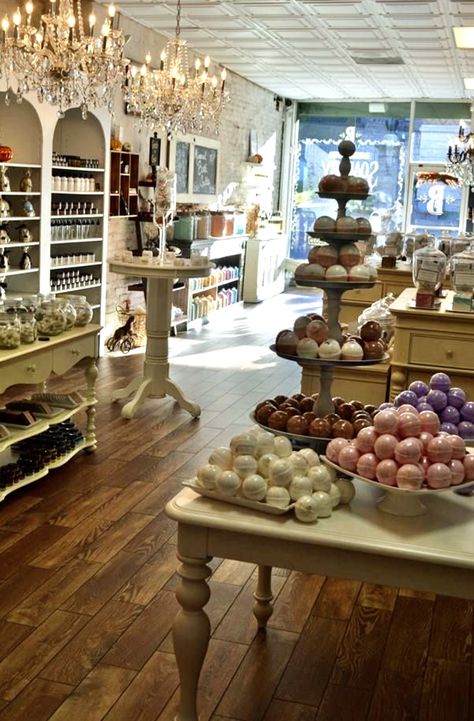 Soap Store Interior, Candle Storefront Ideas, Small Business Shop Ideas, Candle Store Design, Metaphysical Store Aesthetic, Soap Store Design, Soap Displays For Store, Soap Store Display Ideas, Retail Candle Display Ideas