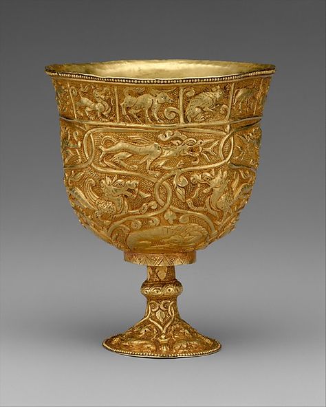 Stem Cup,Period of Tibetan Empire,7-9th century Gold Cup, Classic Image, The Middle Ages, Art Antique, Ancient Artifacts, Central Asia, Ancient Chinese, Ancient Art, Middle Ages