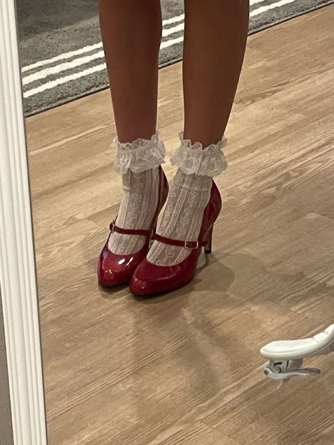 Mary Jane Shoes Outfit, 00s Mode, Dr Shoes, Apple White, Legally Blonde, Vintage Americana, Girly Shoes, Aesthetic Shoes, Shoe Inspo