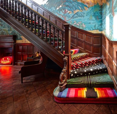 Bohemian Style Home, Interior Livingroom, Mayfair London, Funky Home Decor, Bohol, Stairway To Heaven, Design Del Prodotto, Decoration Inspiration, Boho Living