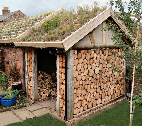 https://flic.kr/p/8e9NPs | log shed (2) | A green roofed log shed near Penrith. This roof is planted with wild flower and grass plugs in 2008 and the growing media is 100mm deep crushed building mixed with 20% coir potting compost. The photo was taken one year after planting. Case Sotterranee, Log Shed, Cordwood Homes, Outdoor Firewood Rack, Living Roofs, Wood Store, Wood Shed, Cabin Ideas, Garden Buildings