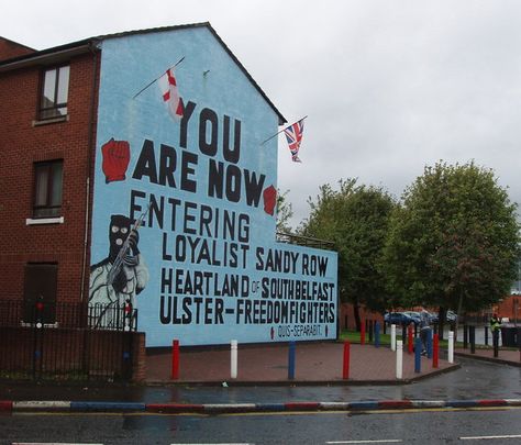 Belfast, Northern Ireland Belfast Murals, Northern Ireland Troubles, Ireland History, Ancient Ireland, Londonderry, Irish Eyes, Luck Of The Irish, British History, Belfast