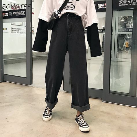 Baggy Korean Fashion, Baggy Jeans Outfit, Western Outfits Men, Chic Jeans, Black Jeans Women, Cheap Jeans, Harajuku Streetwear, Outfit Jeans, Cute Jeans