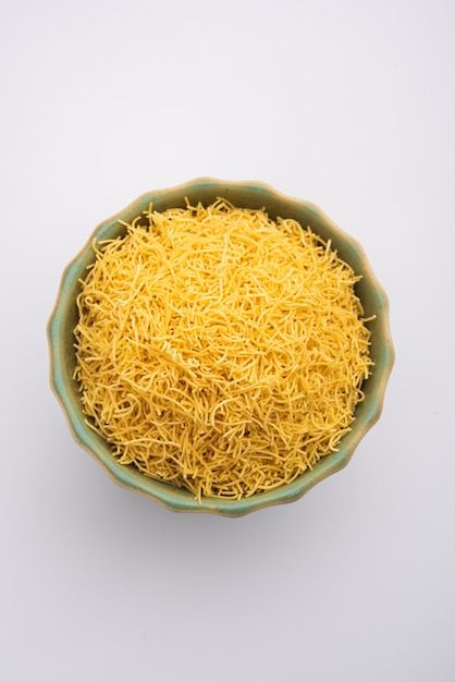 Besan sev or indian namkeen noodles of c... | Free Photo #Freepik #freephoto #namkeen #mixture #indian-snacks #indian-breakfast Indian Namkeen, Texture Pictures, Snacks Indian, Mobile Phone Shops, Good Evening Greetings, Evening Greetings, Indian Breakfast, Tea Time Snacks, Chickpea Flour