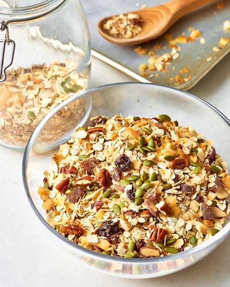 Healthy Muesli Recipe, Muesli Recipe, Mediterranean Breakfast, Easy Mediterranean Diet Recipes, Homemade Muesli, Make Ahead Breakfast, Granola Recipes, Mediterranean Diet Recipes, Mediterranean Recipes