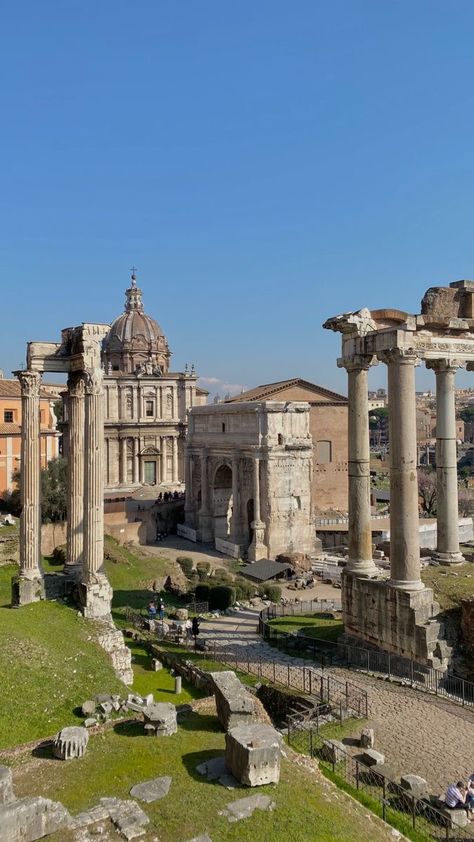 Roma Aesthetic, Towns In Italy, Italy Vibes, Summer In Italy, Europe Aesthetic, Italy Aesthetic, Euro Summer, Dream Travel Destinations, Italian Summer