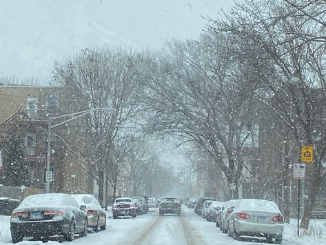 #snow #citylife #snowday #snowywinter #chicago #chicagoweather #aesthetic Snowy Chicago, Winter In Chicago Aesthetic, Chicago Aesthetic, Crisp Air, Snow Day, Winter Aesthetic, City Life, Chicago