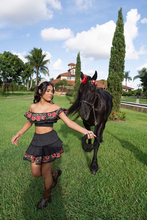 Baile Surprise Outfits, Quince Surprise Dance Outfits Vaquera, Charro Days Outfit, Surprise Outfits Quinceanera, Mexican Wedding Outfit, Mexican Festival Outfit, Mexican Dance Outfit, Charo Quince Dresses, Black Vaquera Outfit