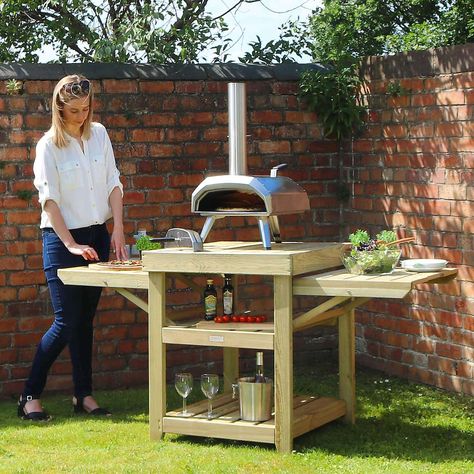 Garden Pizza Oven, Pizza Oven Table, Pizza Table, Pizza Oven Outdoor Diy, Garden Pizza, Barbecue Sides, Outdoor Bench Seating, Central Table, Garden Seating Area