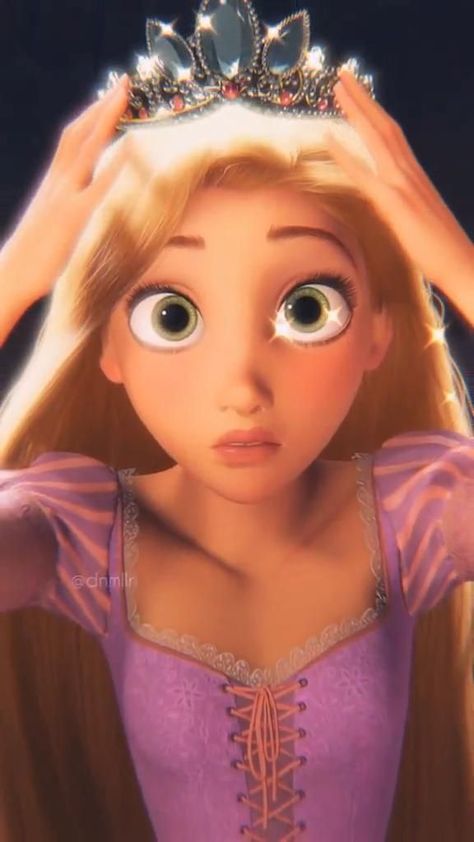 Rapunzel Video, Disney Princess Gif, Video Essays, Disney Mignon, Disney Frozen Elsa Art, Disney Princess Characters, Wallpaper Iphone Disney Princess, Disney Princess Rapunzel, Disney Princess Makeover