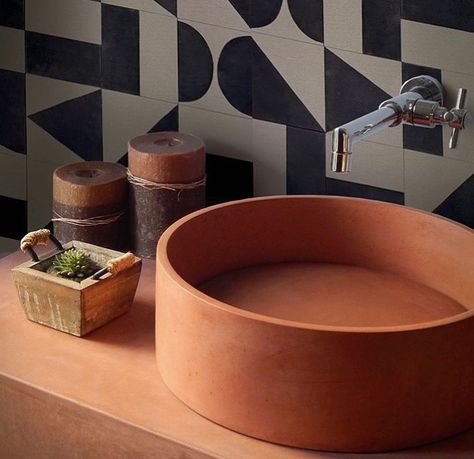 Clay Sinks, Mosaic Sink, Furniture Design Inspiration, Cafe Decor, Wash Basin, Backyard Patio, Bathroom Interior, Bathroom Sink, Kitchen And Bath