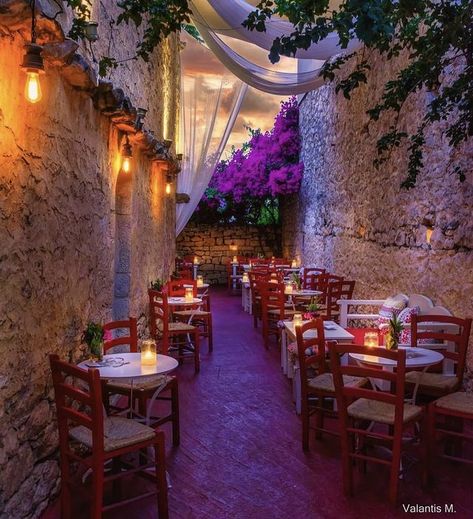 Happy Evening, Greece Hotels, Outdoor Restaurant, Italian Restaurant, Cafe Design, Restaurant Design, Mykonos, Beach Club, Santorini