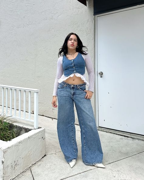 double denim outfit, baggy jeans, jeans outfit ideas, it girl fashion, kitten heels, jeans with heels outfit, light wash denim, fashion inspo Double Denim Outfit, Cool Girl Outfits, Jeans With Heels, Heels Outfits, Double Denim, Baggy Jeans, Light Wash Denim, College Outfits, Denim Outfit