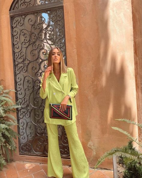 2022 Gorgeous Summer Wedding Guest Outfit Ideas Outfits For A Graduation Guest, Wedding Guest Pants, Dressy Casual Wedding, Graduation Guest Outfit, Summer Wedding Guest Outfit, Elegantes Outfit Damen, Rok Outfit, Elegant Work Outfits, Chic Work Outfits Women