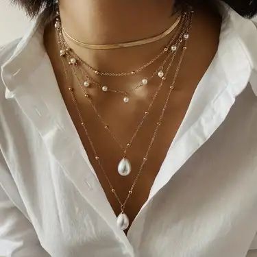 Necklace With Pearls, Layered Pearl Necklace, Statement Collar Necklace, Multi Layer Necklace, Pearl Choker Necklace, Summer Necklace, Jewelry Model, Pearl Pendant Necklace, Pearl Choker