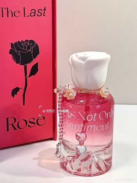 Perfume Rose, Koleksi Parfum, Beautiful Skin Care, Pretty Perfume Bottles, Fragrances Perfume Woman, Perfume Collection Fragrance, Rose Perfume, Victoria Secret Perfume, Beautiful Perfume