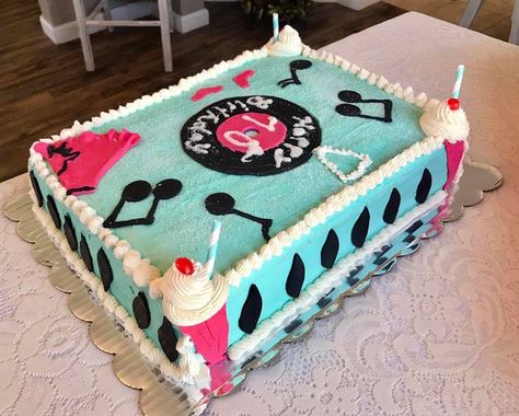 1950s Birthday Cake, 50s Birthday Cake, 1950s Cake, Retro Cake Ideas, 50s Themed Cake, 50s Themed Birthday Cake, Diner Cake, 50s Cake, Pastel Rectangular