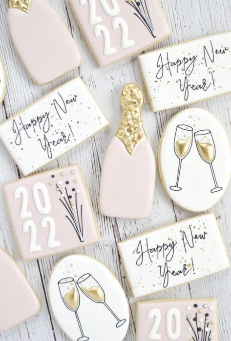 No Bake Sugar Cookies, House Cookies, New Years Cookies, Royal Iced Cookies, Sugar Cookie Royal Icing, Iced Sugar Cookies, Sugar Cookie Designs, Cutout Sugar Cookies, Pretty Cookies