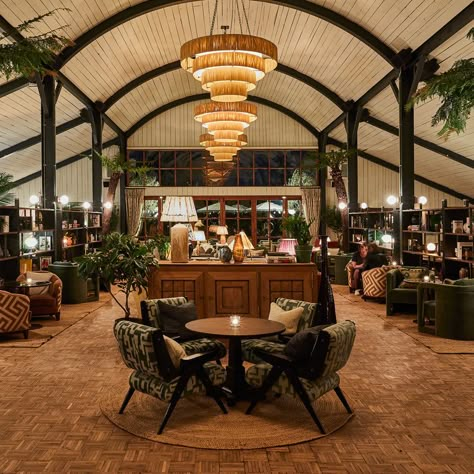 Soho Farmhouse Aesthetic, Soho House Farmhouse, Soho Farmhouse Interiors, Rustic Resort, Japanese Grill, Hotels Lobby, Australian Farmhouse, Oxfordshire Countryside, Fancy Farm