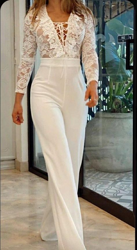 Winter Business Outfits, Dynasty Outfits, Classy Jumpsuit, Wide Leg Romper, Jumpsuit Elegant, Fashionista Clothes, Fashion Attire, Fashion Mistakes, Looks Chic