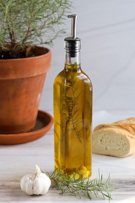 Infused olive oils are a great way to add extra flavor to your meals. Our garlic and rosemary infused olive oil requires just three ingredients and 10 minutes to make your own infused olive oil at home. Get this recipe for a quick and easy way to enhance the flavors of your meals. Rosemary Infused Olive Oil, Infused Oil Recipes, Herb Infused Olive Oil, Homemade Dressings, Garlic Infused Olive Oil, Humble Heart, Olive Oil Recipes, Vinegar Bottle, Rosemary Garlic