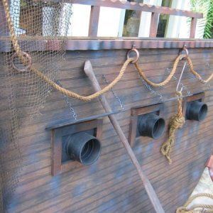 Wooden Pirate Ship, Pirate Ship Playhouse, Pirate Halloween Decorations, Pirate Halloween Party, Halloween Forum, Pirate Boats, Pirate Decor, Halloween Props Diy, Camp Site